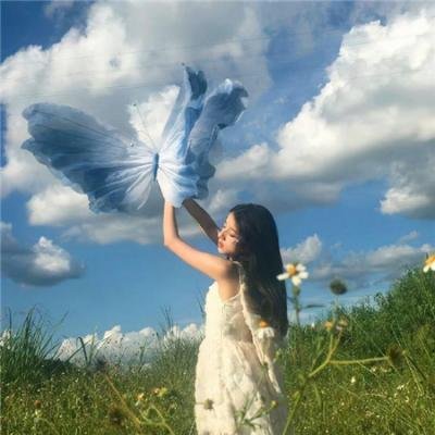 品牌活动现场直击：当红小花机场牵手女助理，深夜最新进展